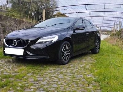 Preto Usado 2017 Volvo V40 Citadino | € 21.500 (Caro)
