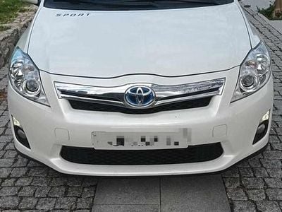 Toyota Auris Hybrid