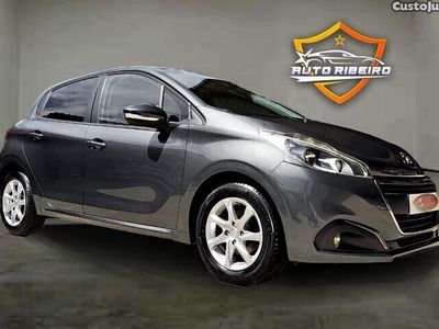Cinza Usado 2016 Peugeot 208 Style Citadino | € 10.850 (Caro)