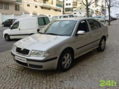 usado Skoda Octavia 1.4i 16v 80cv Elegance C/NOVO