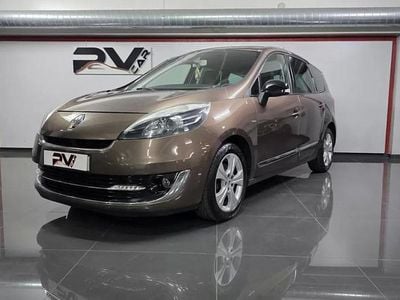 Castanho Usado 2012 Renault Grand Scénic III Bose Edition Monovolume | € 9.990 (Preço justo)