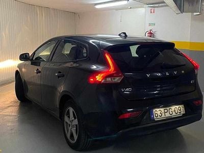 Usado Volvo V40 114 HP (83 kW) 2014 Preto Citadino