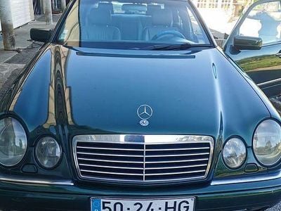 Usado 1996 Mercedes E290 Sedan | € 5.250