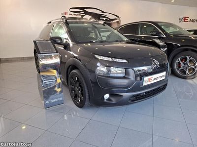 Usado Citroën C4 Cactus 102 HP (75 kW) 2015 Preto Citadino