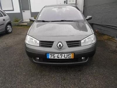 Cinzento Usado 2003 Renault Mégane II Citadino | € 3.900