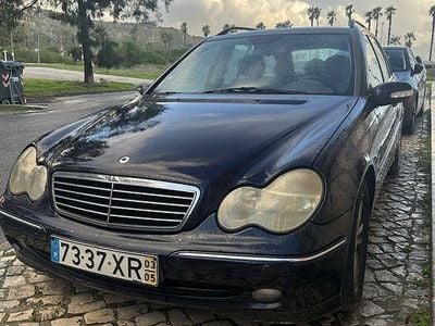 Usado 2003 Mercedes C270 Avantgarde Sedan | € 4.250