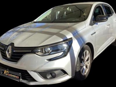 Cinzento Usado 2019 Renault Mégane IV | € 13.000 (Preço justo)