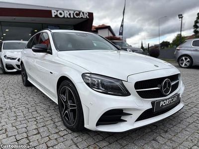 Usado Mercedes C300e AMG line 306 HP (225 kW) 2021 Branco Carrinha