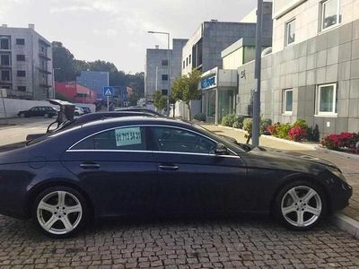 Azul Usado 2007 Mercedes CLS320 Sedan | € 12.500