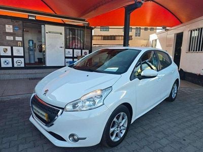 Usado Peugeot 208 Active 68 HP (50 kW) 2013 Branco Citadino