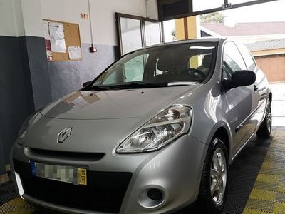 usado Renault Clio 1.2 75cv 2010 GPL muito económico