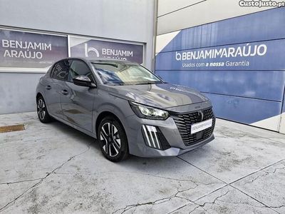 Usado Peugeot e-208 114 kW (156 HP) 2025 Cinza Citadino