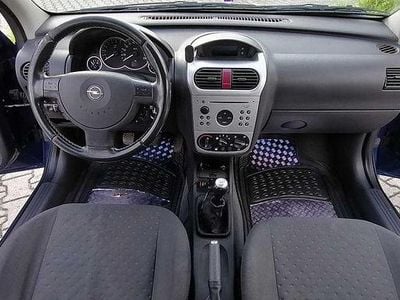 Usado 2003 Opel Corsa Sedan | € 2.799 (Preço elevado)