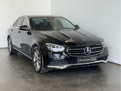 Preto metalizado Usado 2023 Mercedes E220 Avantgarde Sedan | € 57.500 (Caro)