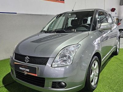 Cinza Usado 2007 Suzuki Swift GL Citadino | € 4.750