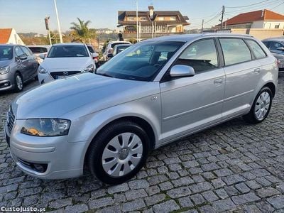 Usado Audi A3 Sportback Sport 125 HP (91 kW) 2007 Cinza Citadino