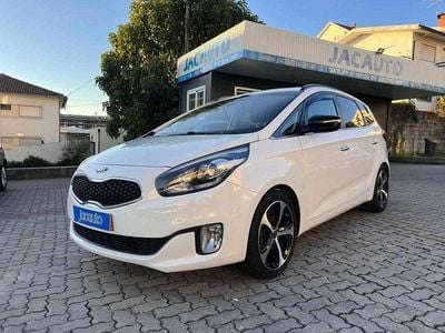 Branco Usado 2016 Kia Carens Monovolume | € 14.000 (Preço justo)