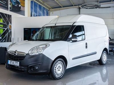 Branco Usado 2018 Opel Combo Monovolume | € 18.900