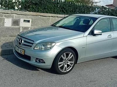 Cinzento Usado 2009 Mercedes C250 Sedan | € 8.900