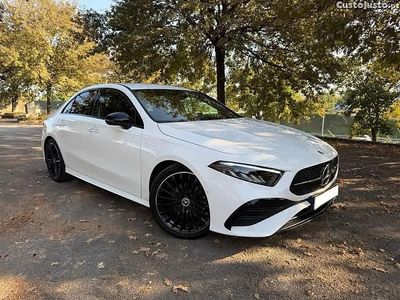 Branco Usado 2023 Mercedes A200 AMG line Sedan | € 34.990