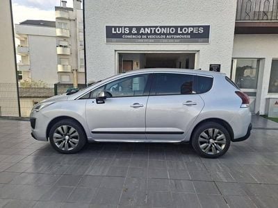 Usado Peugeot 3008 120 HP (88 kW) 2016 Cinzento