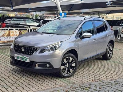 Usado Peugeot 2008 Allure 100 HP (73 kW) 2018 Cinza prata SUV
