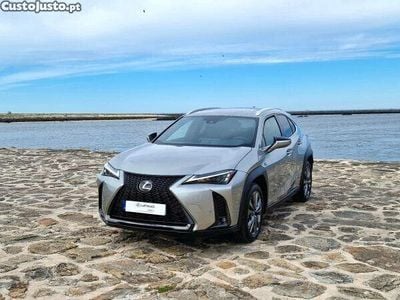 Usado Lexus UX 250h Sport Line 184 HP (135 kW) 2024 Cinza SUV