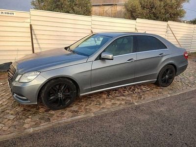 Usado 2011 Mercedes E350 Sedan | € 7.000