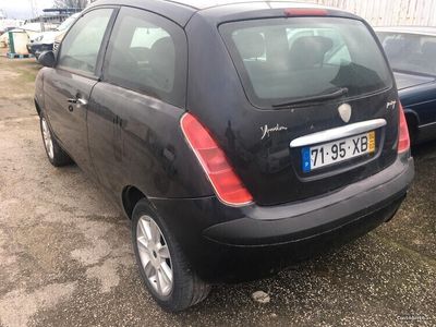 Lancia Ypsilon