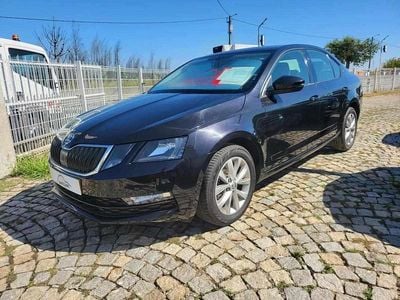 Usado Skoda Octavia 150 HP (110 kW) 2019 Preto