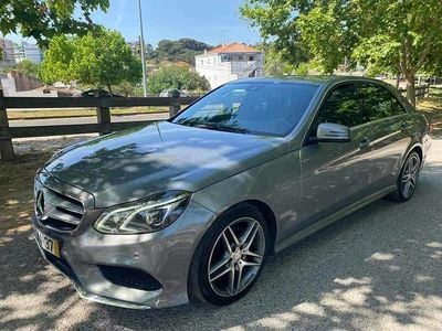 Usado Mercedes E300 231 HP (169 kW) 2014 Cinzento Sedan