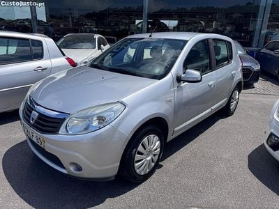 Cinza Usado 2010 Dacia Sandero Comfort Citadino | € 4.380