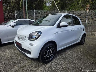 Branco Usado 2019 Smart ForFour Passion Citadino | € 15.900 (Preço elevado)