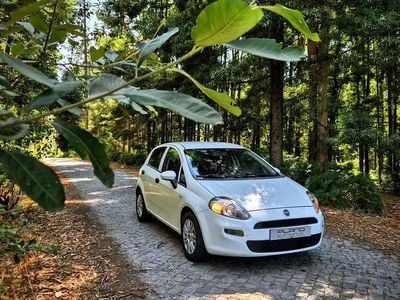 Usado Fiat Grande Punto 90 HP (66 kW) 2017 Branco Citadino