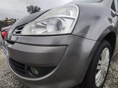 Usado Renault Grand Modus Dynamique 85 HP (62 kW) 2009 Cinzento platina Monovolume