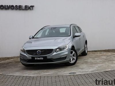Cinzento ósmio Usado 2015 Volvo V60 Momentum Carrinha | € 16.800 (Caro)