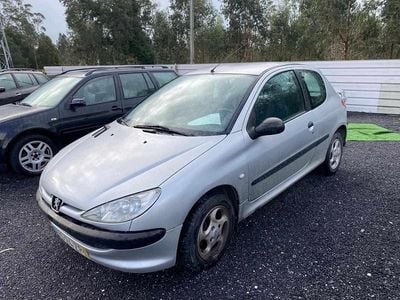 Cinzento Usado 2005 Peugeot 206 Citadino | € 2.950 (Preço justo)