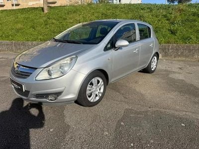 Usado Opel Corsa 85 HP (62 kW) 2010 Cinza antracite Citadino