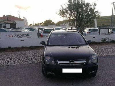 Usado Opel Signum 150 HP (110 kW) 2005 Preto Citadino