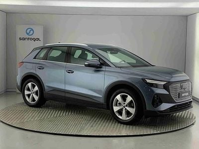 Azul Novo 2025 Audi Q4 e-tron Comfort SUV | € 54.750 (Preço justo)