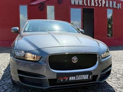Usado Jaguar XE Prestige 163 HP (119 kW) 2016 Cinzento Sedan