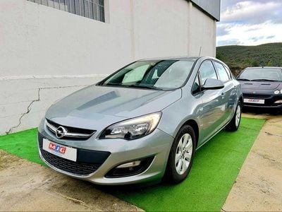 Usado 2015 Opel Astra Sedan | € 8.950 (Preço justo)