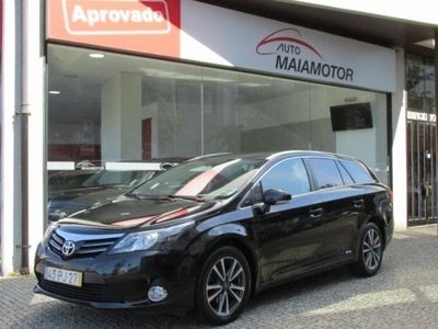usado Toyota Avensis SW 2.0 D-4D Exclusive