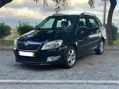 Usado Skoda Fabia 105 HP (77 kW) 2011 Preto Carrinha