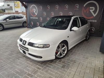 Branco Usado 2005 Seat Leon FR Citadino | € 14.900