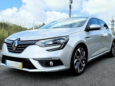 Usado Renault Mégane IV 110 HP (80 kW) 2018 Cinzento Sedan