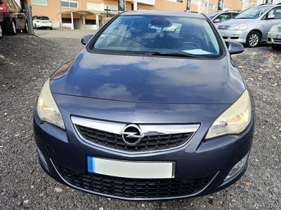 Usado Opel Astra Cosmo 100 HP (73 kW) 2010 Azul Citadino