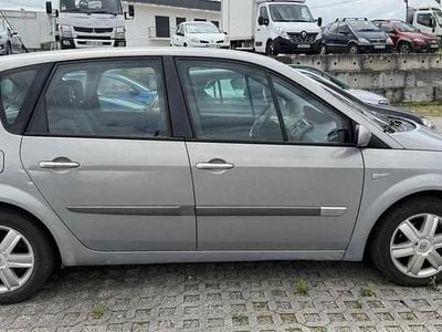 Verde Usado 2004 Renault Scénic Monovolume | € 1.500 (Bom preço)