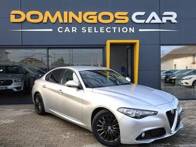 Usado Alfa Romeo Giulia 150 HP (110 kW) 2016 Cinzento Sedan