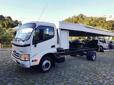 Usado Toyota Dyna 109 HP (80 kW) 2008 Branco Pickup